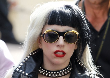 Lady Gaga piluje své 'hudební' vystoupení