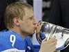 védsko - Finsko (Mikko Koivu líbá pohár pro mistra svta).