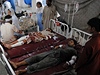 Nemocnice v Péávaru pijala desítky mladých mu k oetení.