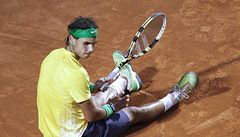 Rafael Nadal v souboji s Novakem Djokoviem.