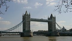 Pohled na Tower Bridge