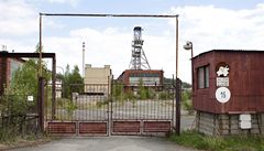 Poz�statky po t�b� uranu v Podje�t�dí.