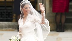 Svatebn aty Kate Middletonov budou v lt vystaveny 
