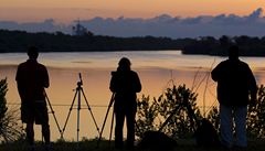 Fotografové se na zachycení startu raketoplánu Endeavour p�ipravovali u� od ranního rozb�esku.