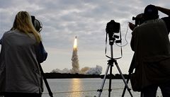 Po dlouhém �ekání se fotografové kone�n� do�kali.