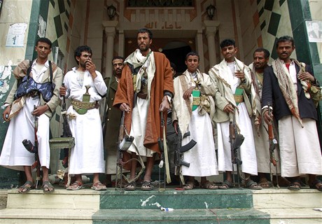 Jementí bojovníci loajální ke kmenovému vdci Sádiku Ahmarovi.