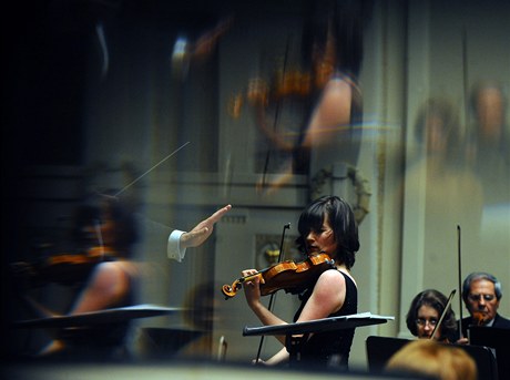 Houslistka Lisa Batiashviliov na koncert Newyorsk filharmonie 