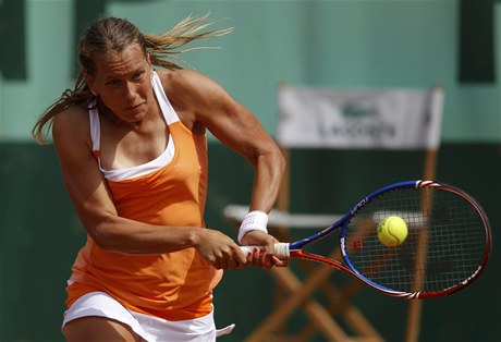 Barbora Zhlavov-Strcov vypadla hned v 1. kole Roland Garros 
