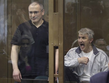 Michail Chodorkovskij a Platon Lebedv u soudu