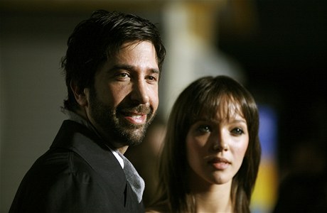 David Schwimmer s manelkou Zoe Buckmanovou.