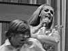 Konec 60. let: Zlatá éra hudební skupiny Golden Kids, ve které Helena Vondráková zpívala spolu s Martou Kubikovou a Václavem Neckáem. 