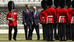 Barack Obama a princ Philipe na p�ehlídce �estné strá�e