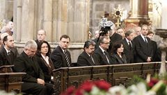 Rodina a nejbli��í spolupracovníci se v katedrále sv.Víta rozlou�ili se zesnulým Eduardem Janotou.  