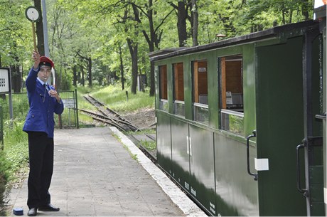 Dvj pionrsk eleznice jezd napklad ve vchodoberlnsk mstsk sti Wuhlheide