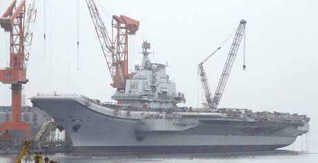 Podle odborník vzniká plavidlo modernizací 300 metr dlouhé sovtské lodi Varjag, je byla konstruována v 80. letech pro poteby sovtského námonictva, ale kvli nedostatku financí nikdy nebyla dokonena.