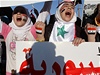 Protesty v Jordánsku. eny drí transparenty poadující demokratické reformy v Syrii
