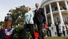 Obama přivítal Merkelovou jako královnu