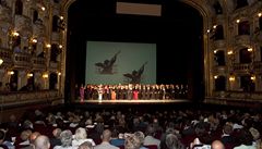 Umlci ze Státní opery Praha (SOP) podkovali 6. ervna galakoncertem vem svým píznivcm a vrným návtvníkm za jejich podporu v sezon 2010/2011.