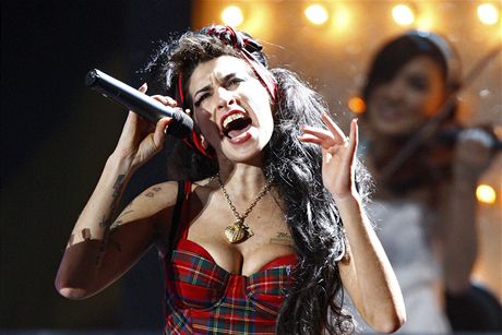 Amy Winehouse zemřela, nalezli ji v domě v Londýně | Lidé | Lidovky.cz