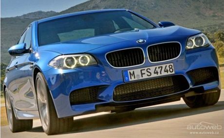 Na internet unikly první oficiální fotografie dlouho oekávaného BMW M5 s peplovaným osmiválcem