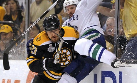 Andrew Ference (Boston - Vancouver).