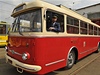 Údrbá Jií Trnka uvnit historického trolejbusu koda 9Tr