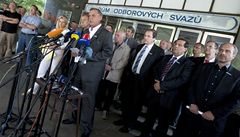 Odborá�i oznamují pond�lní stávku v doprav�.