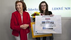 Vítzka literární soute National Literary Award for Young Writers Ivana Antoová s první dámou Livií Klausovou.