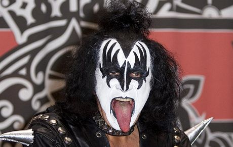 Zpvák a baskytarista skupiny Kiss Gene Simmons