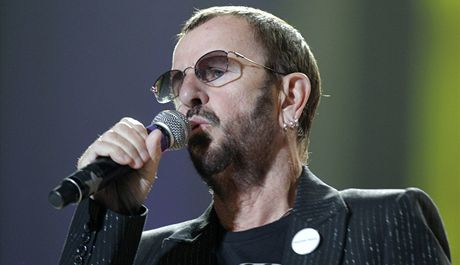 Ringo Starr na koncertu v Rize