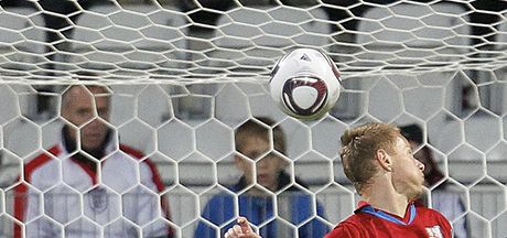 Útoník Jan Chramosta vybhl v zápase reprezentace do 21 let  proti Anglii z laviky a zaídil eskému týmu postup do semifinále