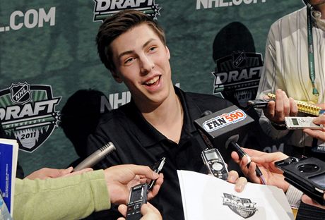 Jednika draftu NHL z roku 2011 Ryan Nugent-Hopkins odpovídá novinám