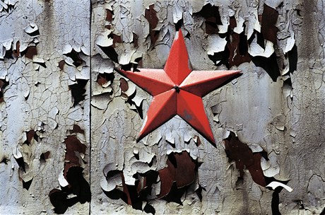 Rudá hvzda, symbol komunismu byl narozdíl od zbytku eskoslovenska v Milovicích pijímán. 