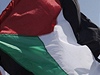 Palestinské vlajky vlají v pístavu v pásmu Gazy den ped avizovaným piplutím mezinárodní flotily. 