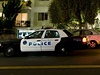 Policie ped vilou v Santa Monice, kde byl James Bulger zadren
