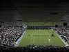 Wimbledon trápí dé, dolo na zatahovací stechu nad centrkurtem