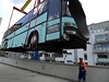 Rittsteinv autobus se vydává z centra DOX do Dráan