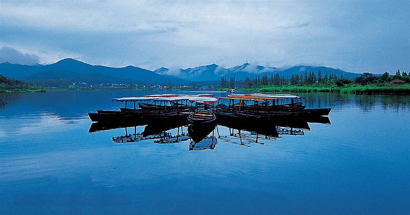 UNESCO, starobylá čínská kulturní krajina Západního jezera západně od města Chang-čou (Čína).