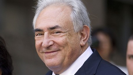 Dominique Strauss-Kahn poté, kdy jej soud propustil