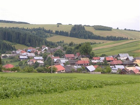 Slovensk vesnice Lom nad Rimavicou
