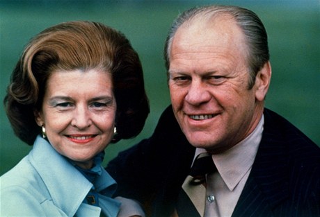 Svatba Fordových probhla v roce 1948. Byli spolu a do roku 2006, kdy Gerald Ford zemel.