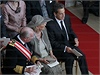 Francouzský preziden Nicolas Sarkozy sedl pi obadu vedle belgického královského páru