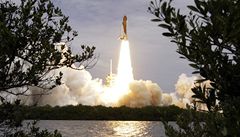 Raketoplán Atlantis startuje - ilustraní foto