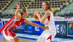 Kateina Elhotová (vpravo)
