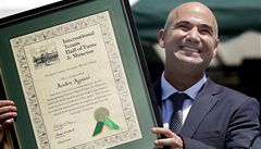 Andre Agassi byl uveden do sín slávy.