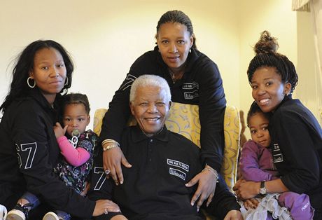 Rodina. Mandela na snímku zveejnném minulý týden