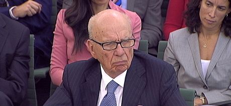 Rupert Murdoch ped výborem