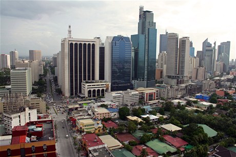 Filipnsk metropole je mstem plnm kontrast. Mstsk zpadn styl ivota se v Manile stetv s tm tradinm, vesnickm.  