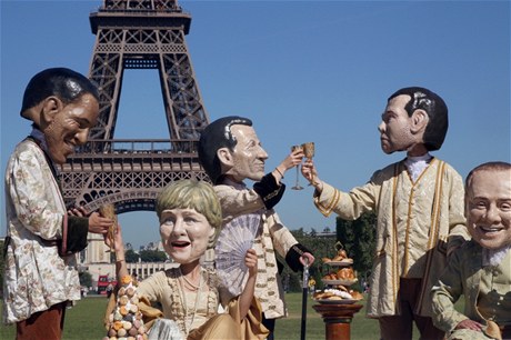 Demonstranté převlečení za světové politiky při zasedání G8 (ilustrační foto). 