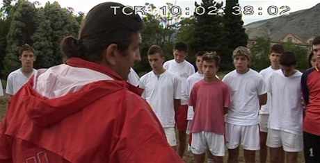 Fotbalový klub se znovu sna�í spojit válkou rozd�lené m�sto Mostar.